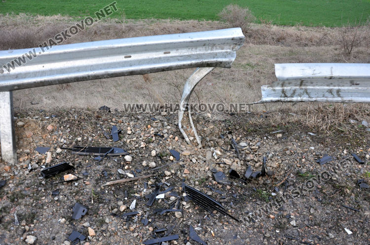 19-годишна водачка на Сеат пострада при катастрофа край Хасково