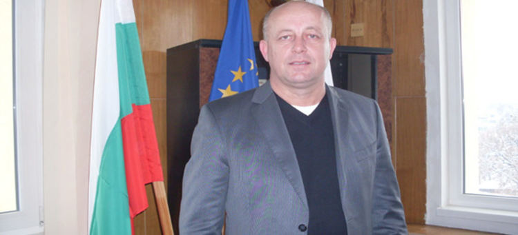 Мюмюн Искендер