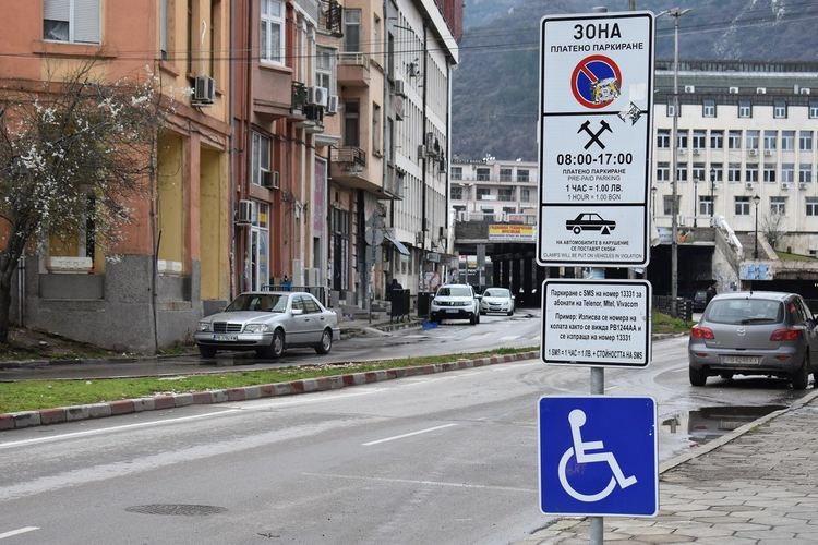 Акция за отстраняване на изоставените коли в Асеновград