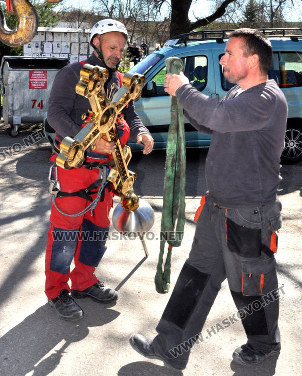 Църквата във Въгларово с нов купол и ремонт на камбанарията
