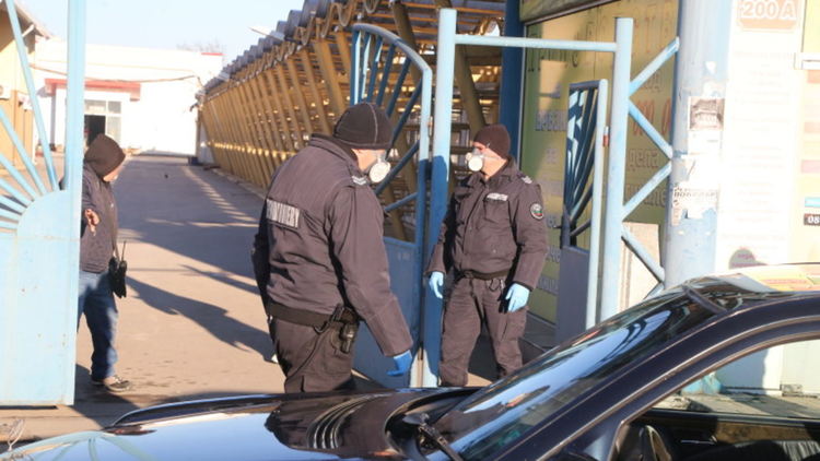 Полиция и здравни власти блокираха базар „Илиянци“