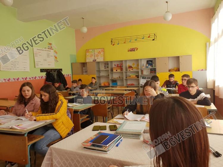 До края на март се преустановяват учебни занятия и прием в детски градини
