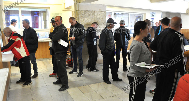 Строг пропускателен режим в Паспортна служба в Хасково