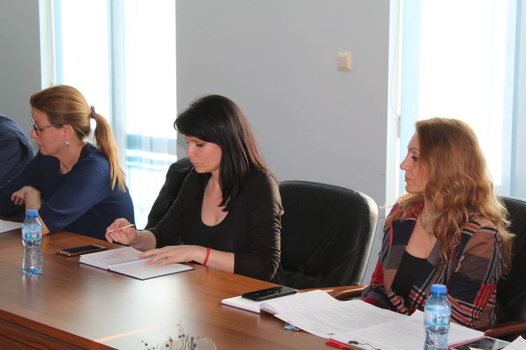 Общината и МВР започват проверки дали са затворени заведенията в Хасково