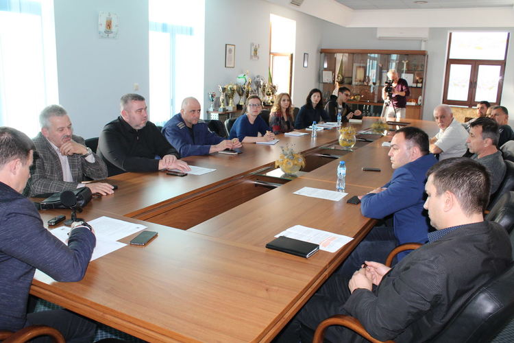 Общината и МВР започват проверки дали са затворени заведенията в Хасково