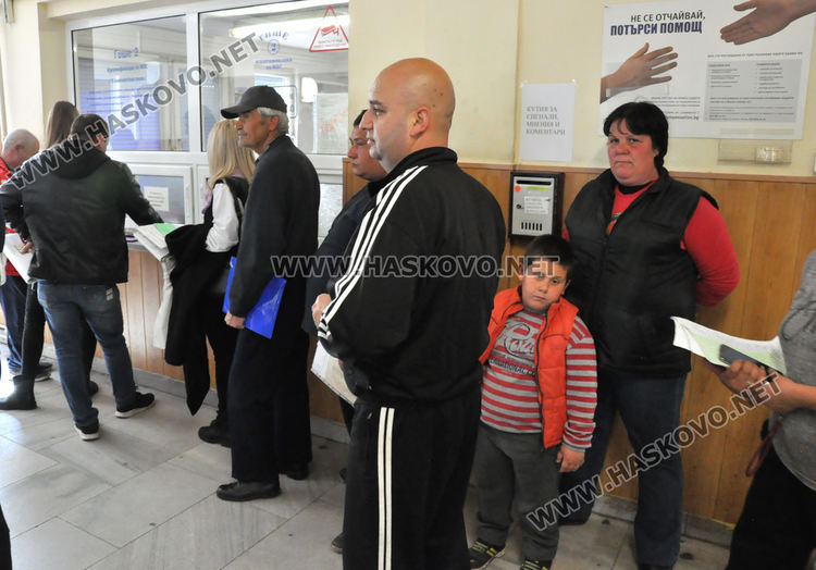 Строг пропускателен режим в Паспортна служба в Хасково