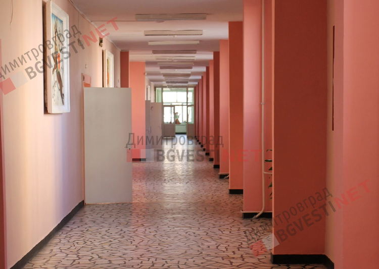 Родители масово изпразниха димитровградските училища