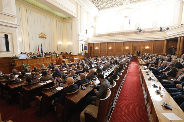 Затвор до 5 години и глоба до 50 000 лв. при нарушаване на карантина