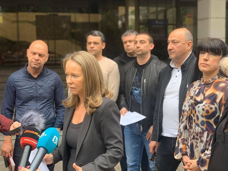 Областният кризисен щаб налага строг пропусквателен режим в хипермаркетите