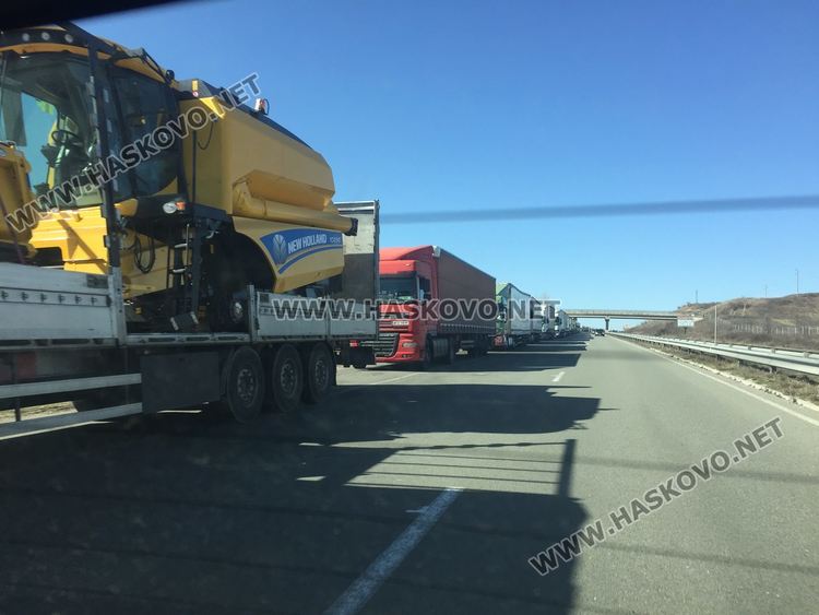 Тировете от рисковите държави под полицейски конвой през България