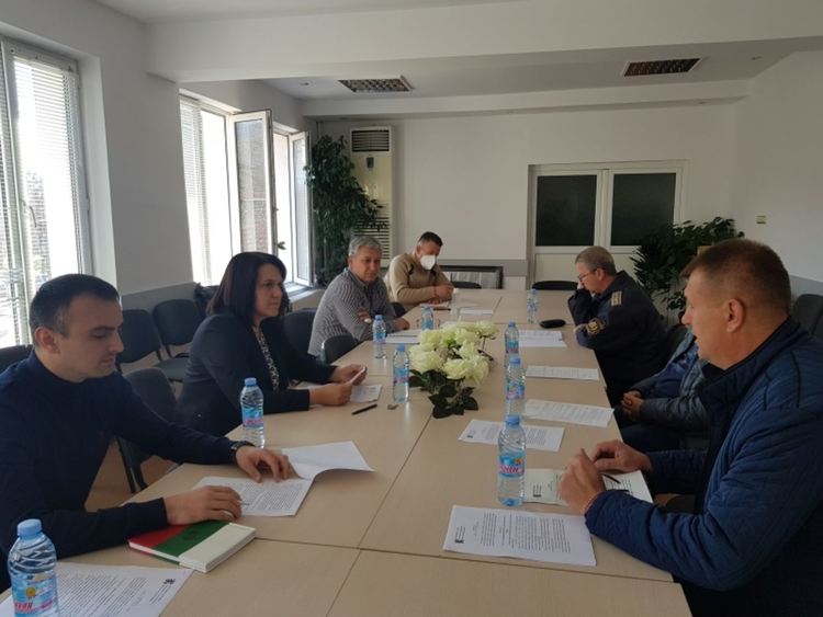 В Момчилград няма случаи на зараза, дезинфекцират парка и детските площадки