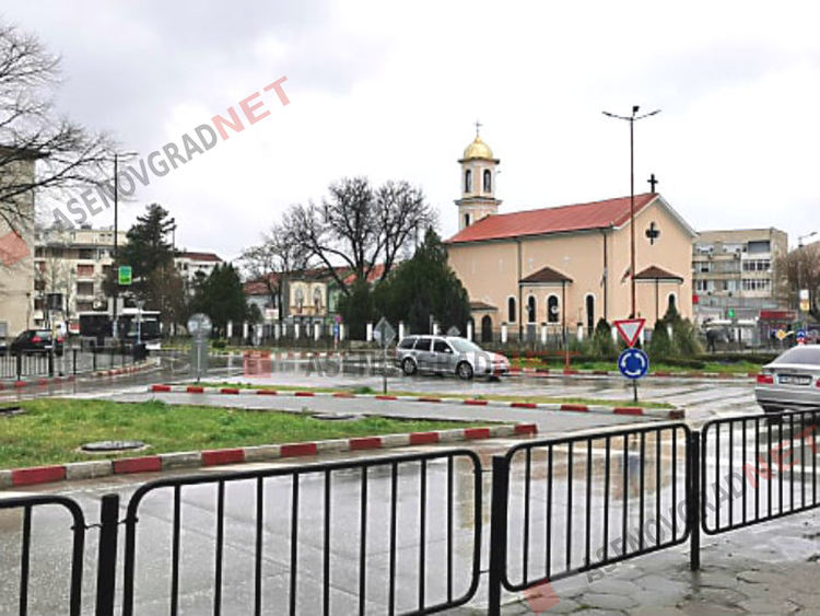 Асеновград в първата си неделя под карантина (Снимки)