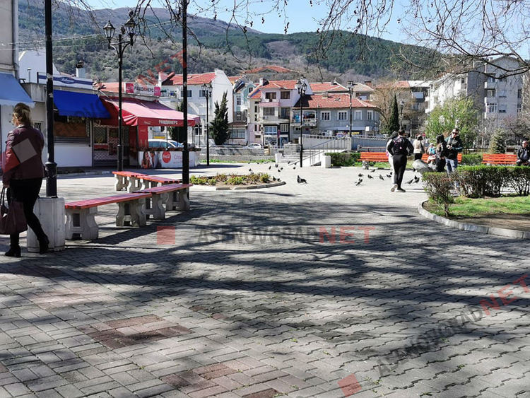 Асеновград – спазват ли се извънредните мерки срещу коронавируса (Снимки)