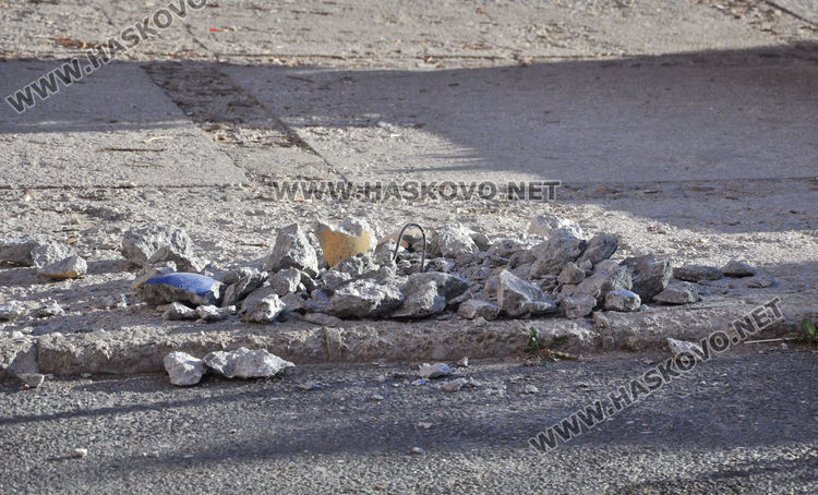 Премахната бетонна топка ядоса орфейци. Осигурявали достъп към пекарна