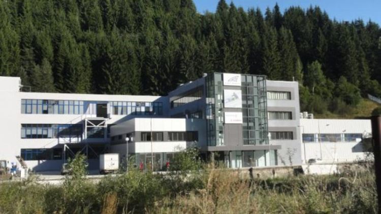 Започна се: Фабриката за ски в Чепеларе затваря, 800 души излизат в отпуск