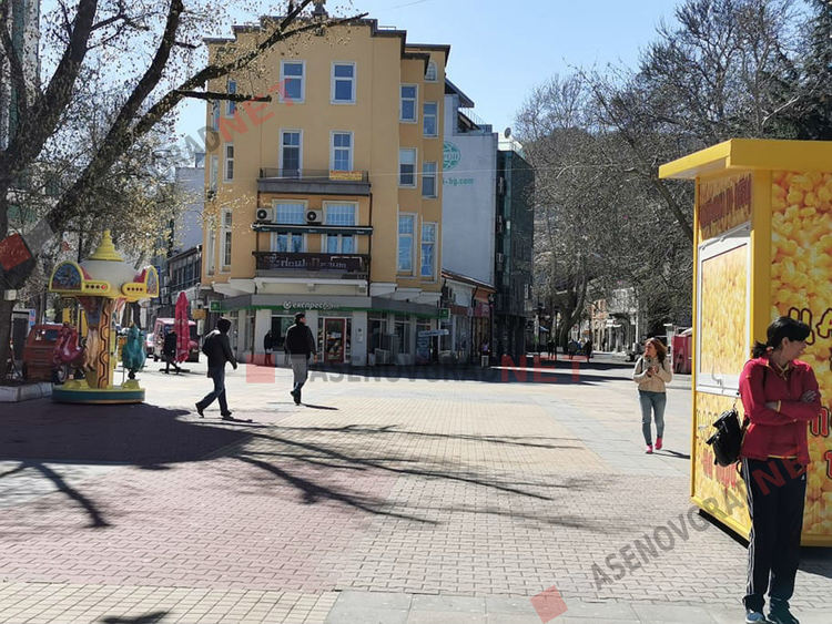 Асеновград – спазват ли се извънредните мерки срещу коронавируса (Снимки)