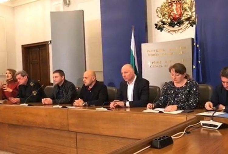 Без сделки с коли и имоти поне до 13 април