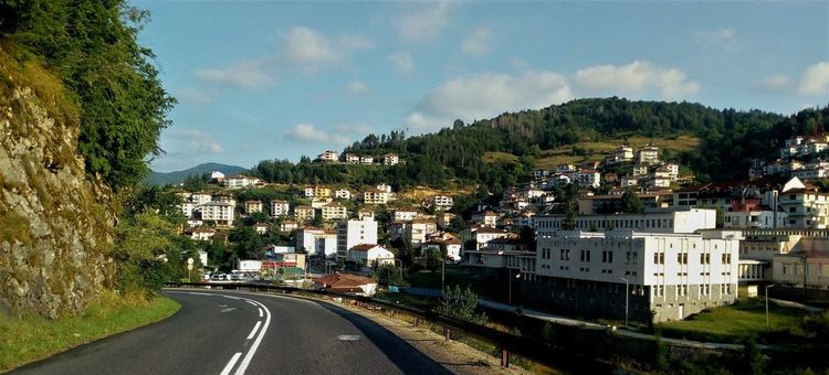 "Барикадират" Баните от коронавируса, спират всяка кола и мерят температура