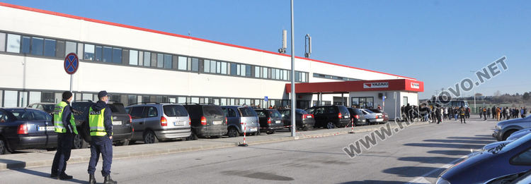 Работници на "Язаки" на протест, искат отпуски заради коронавируса