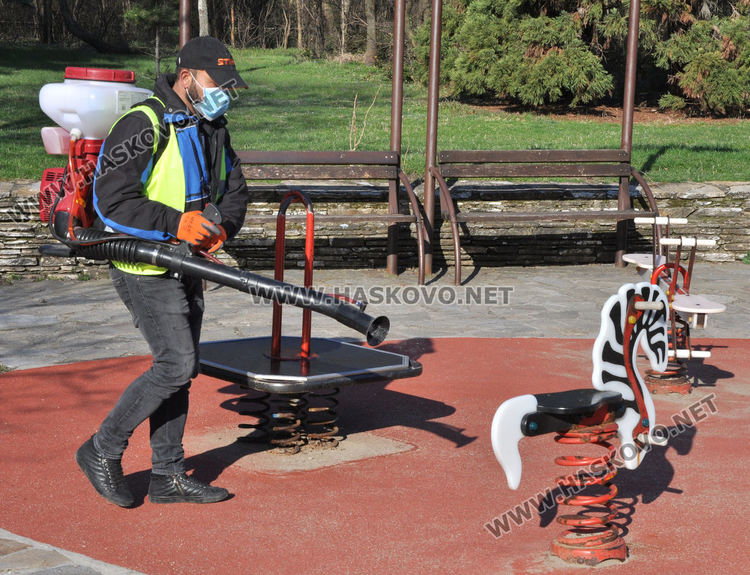 Дезинфекцията в Хасково продължава, оставиха два тролея