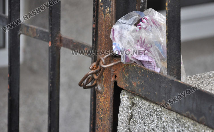 Частник заключил тоалетната на Зеленчуковия пазар, общината със спешни мерки