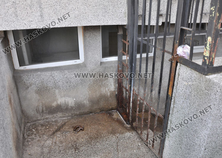 Частник заключил тоалетната на Зеленчуковия пазар, общината със спешни мерки