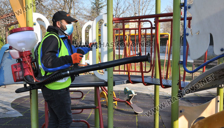 Дезинфекцията в Хасково продължава, оставиха два тролея
