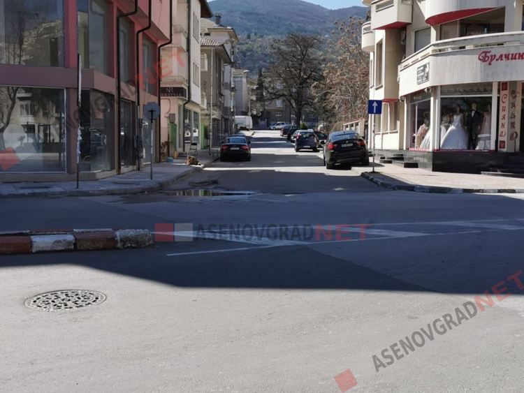 Дезинфекцират центъра на Асеновград, Общината: Ако не ви се налага друго, стойте вкъщи!