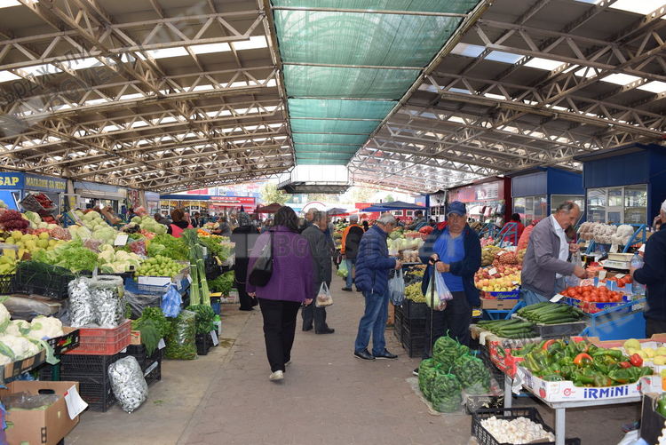 Областният кризисен щаб иска по строг контрол на достъпа до Пазара