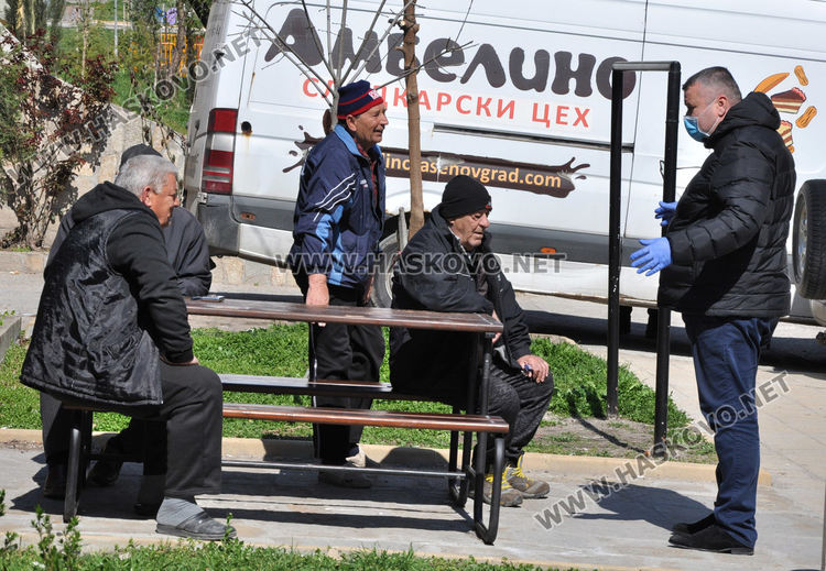 С високоговорител призоваха хасковлии да си останат вкъщи, апелът започна от "Република"