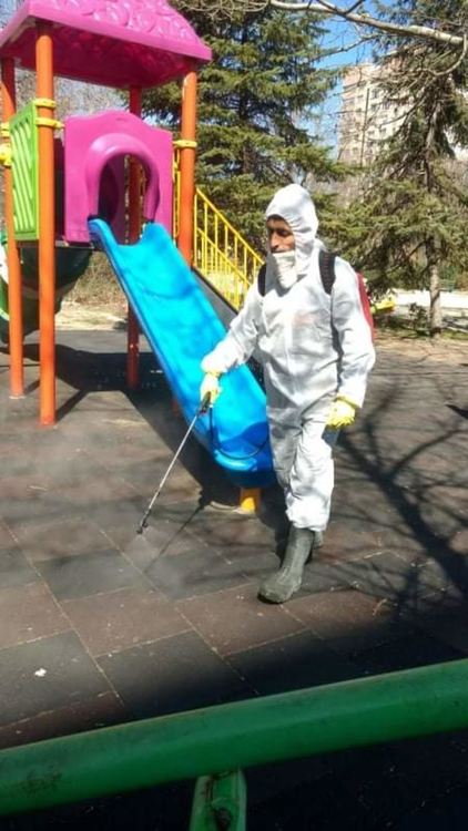 Дезинфекцията и миенето на Кърджали продължават