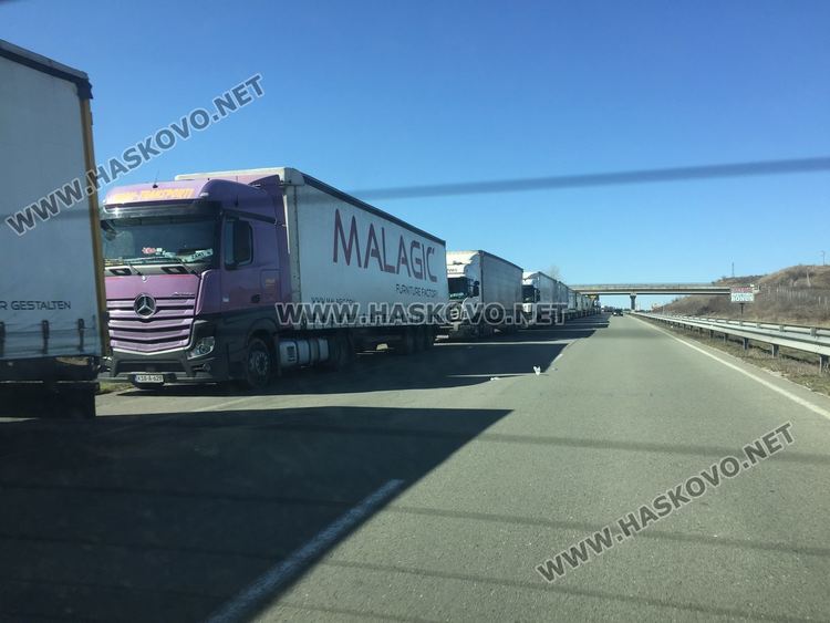 Турция затвори границата си за пътници и коли от България, минават само камионите