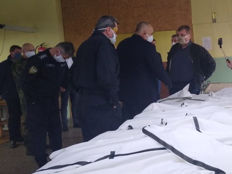 Първите 2000 бройки защитни облекла вече се произвеждат