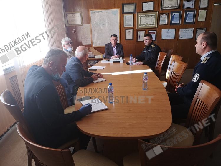 Повече от две трети от кърджалийци одобряват мерките срещу коронавируса в общината ,сочи анкета