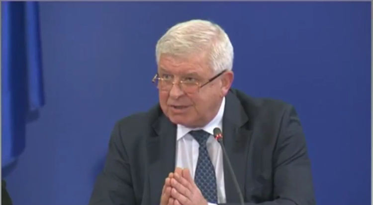 Собствениците на домашни любимци ще се пускат в парковете, храмовете остават отворени