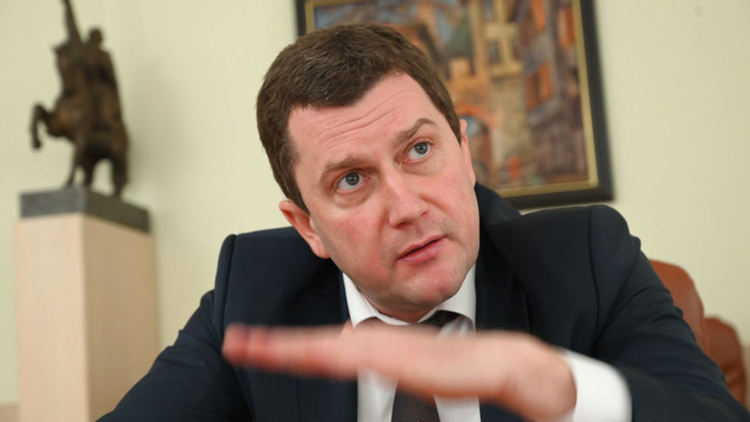 Кметът на Перник обмисля да съди екоминистъра