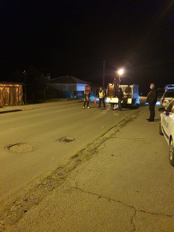Полицаи завардиха входно-изходните артерии на Хасково