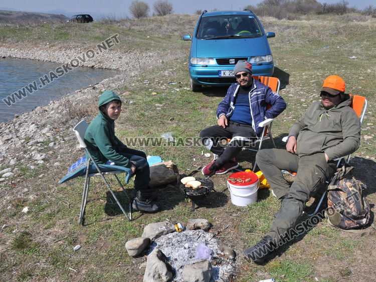 Рибари окупираха "Тракиец" по време на социалната изолация
