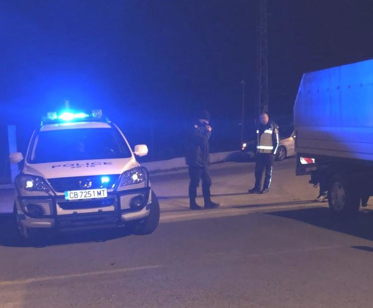 Полицаи завардиха входно-изходните артерии на Хасково