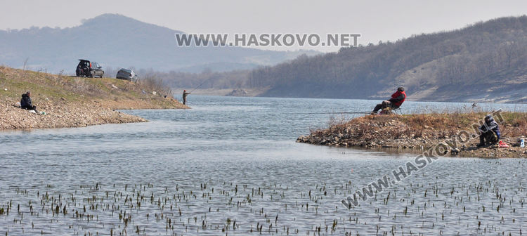 Рибари окупираха "Тракиец" по време на социалната изолация