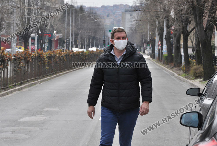 Полицаи и кметове разгониха роми в Орфей и струпали се хора в паркове 