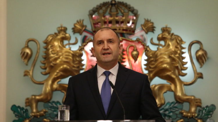 Радев налага частично вето върху закона за извънредното положение