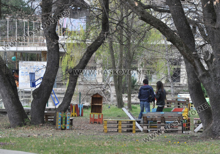 Полицаи и кметове разгониха роми в Орфей и струпали се хора в паркове 