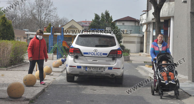 Полицаи и кметове разгониха роми в Орфей и струпали се хора в паркове 