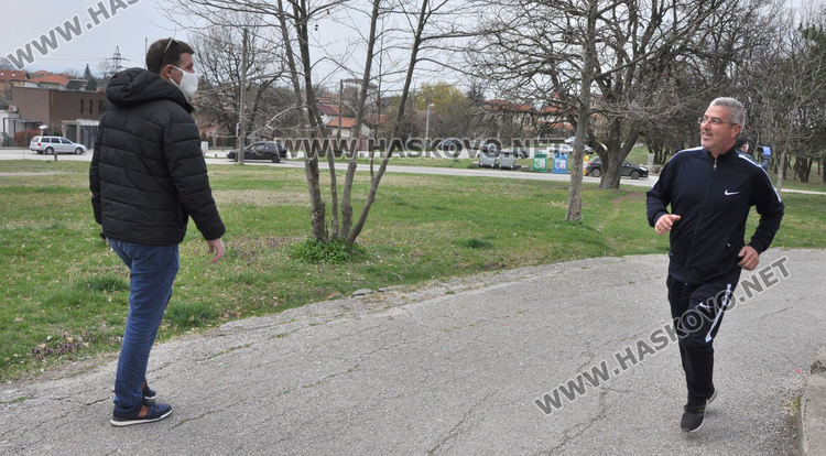 Полицаи и кметове разгониха роми в Орфей и струпали се хора в паркове 