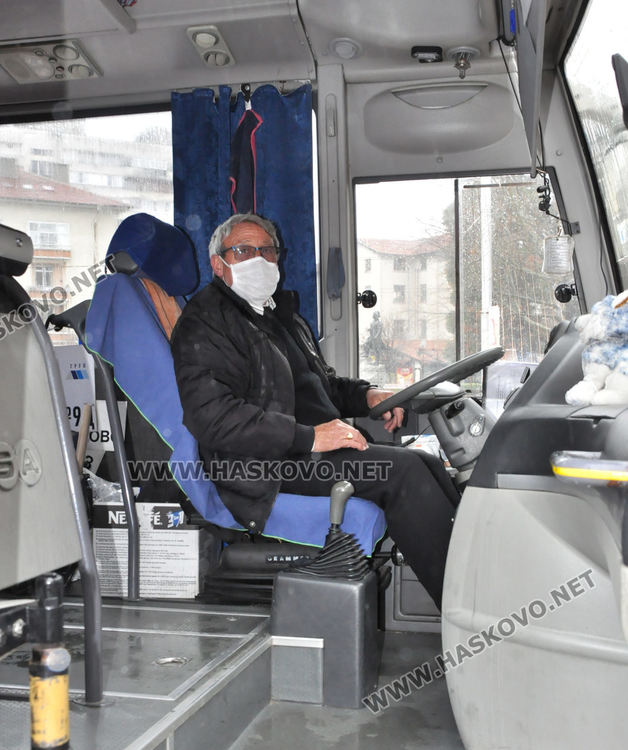 Предупреждават пътниците да носят маски в автобусите
