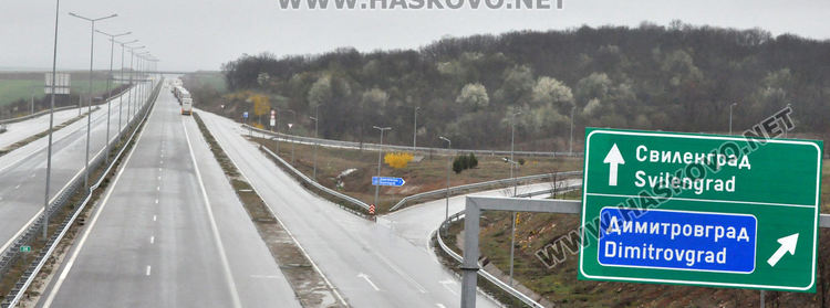 Под конвой карат тирове към границата