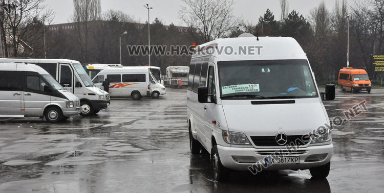 Предупреждават пътниците да носят маски в автобусите