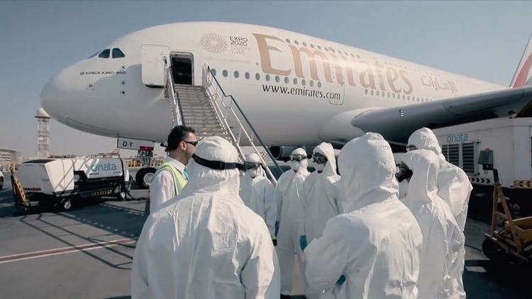 ОАЕ затвори всичко, включително разпространението на печата