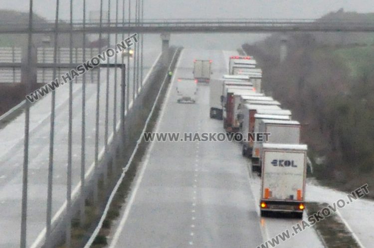 ЕК отчете подобряване на обстановката по границите, иска зелени коридори за товарните пратки 